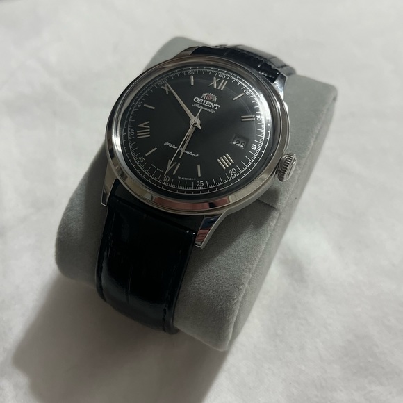 Men’s Watch - Picture 3 of 5